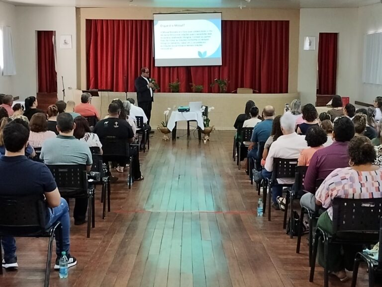 Encontro Diocesano de Liturgia: estudo da nova edição típica do Missal Romano
